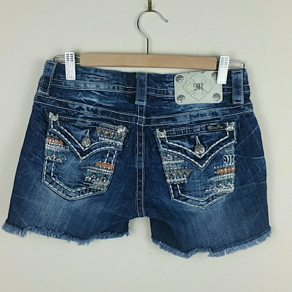 Miss Me denim shorts size 26 EUC!
